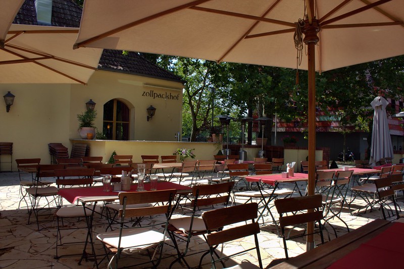 Zollpackhof Biergarten